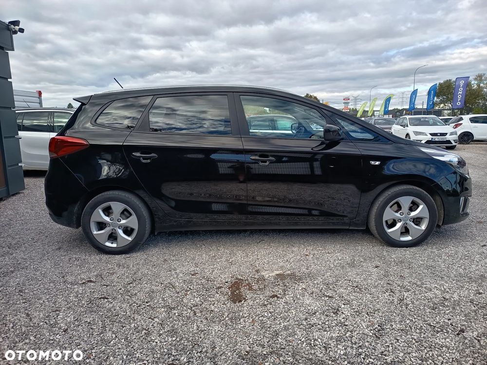 Kia Carens 1.6 GDI Dream Team Edition - 9