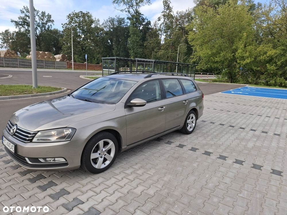 Volkswagen Passat - 4