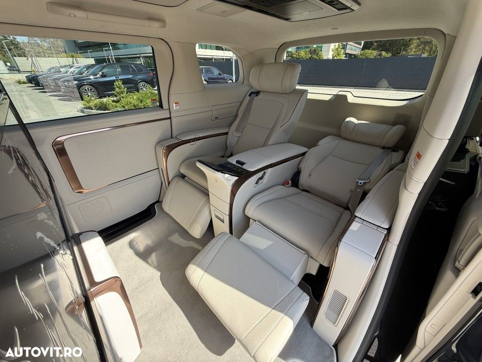 Lexus LM 350h Luxury - 15