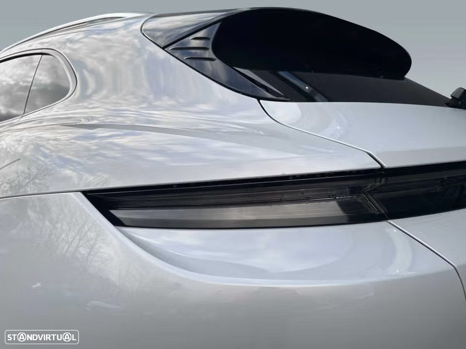 Porsche Taycan Cross Turismo 4 - 10