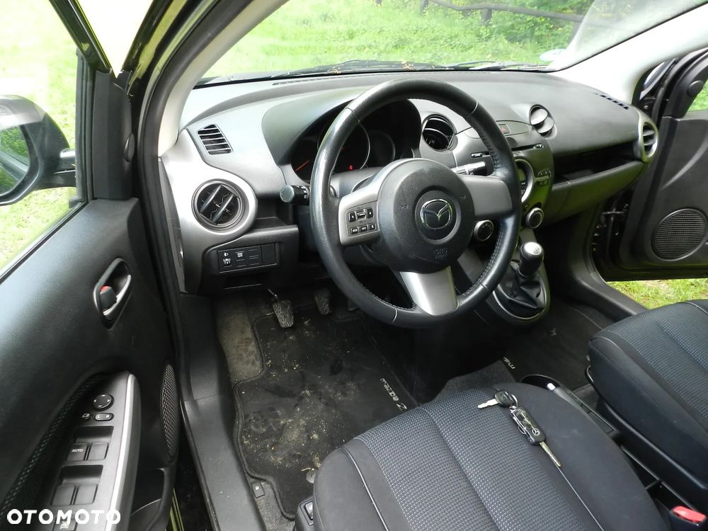 Mazda 2 - 16