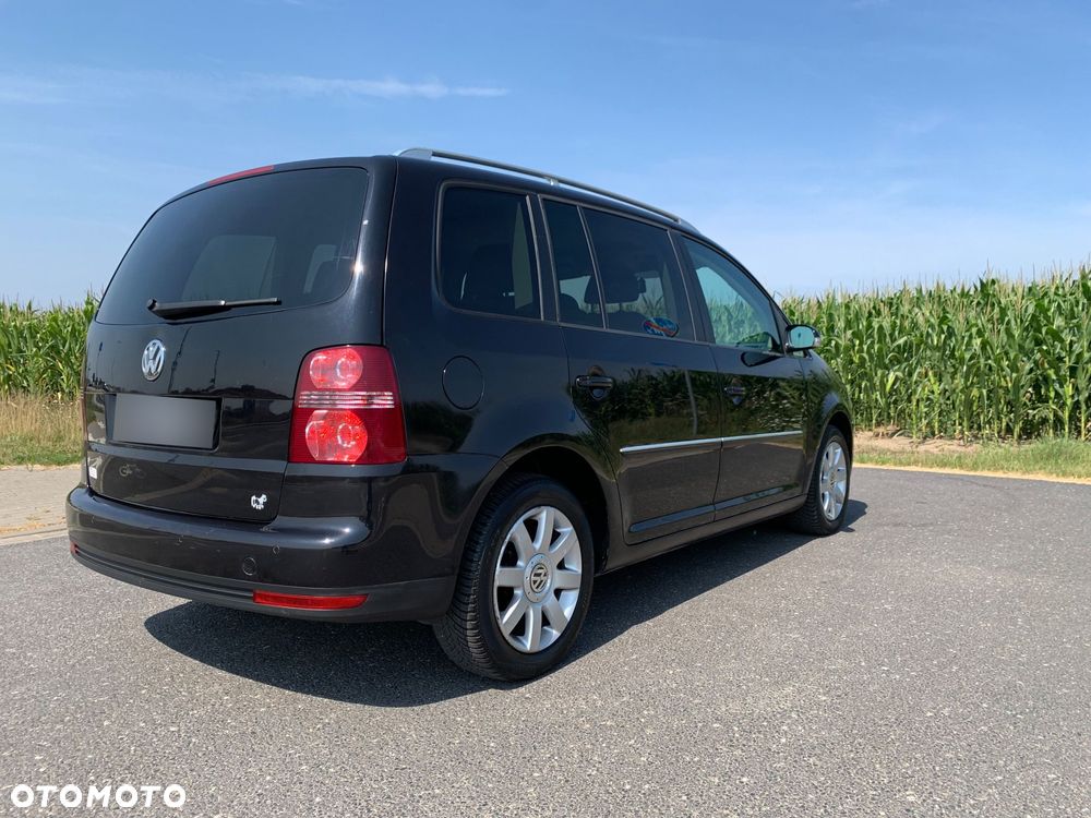 Volkswagen Touran 2.0 TDI DPF Highline - 12