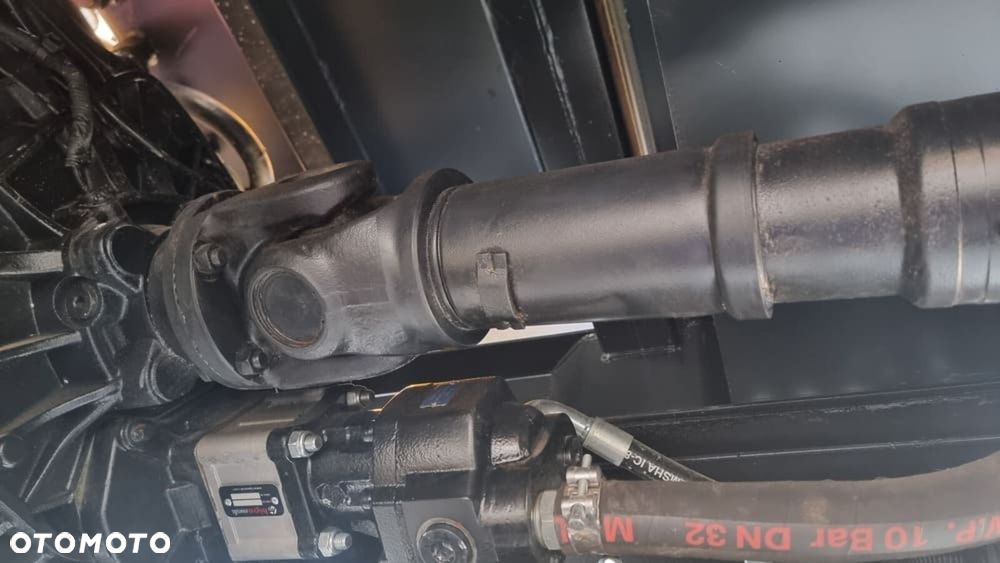 Mercedes-Benz Arocs 1824 - 11