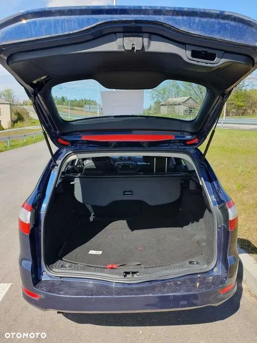 Ford Mondeo Turnier 2.0 Ghia - 7