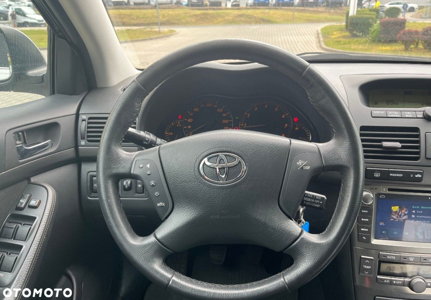 Toyota Avensis - 17