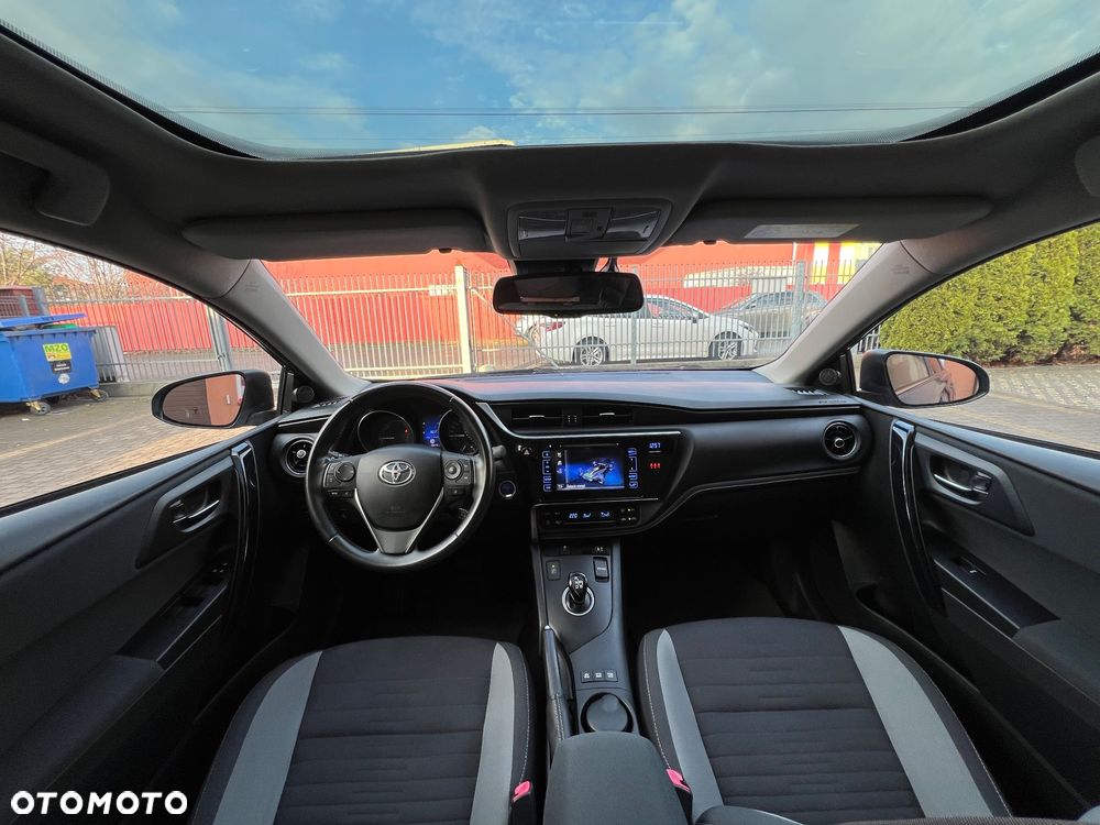 Toyota Auris 1.8 HSD Sol - 24