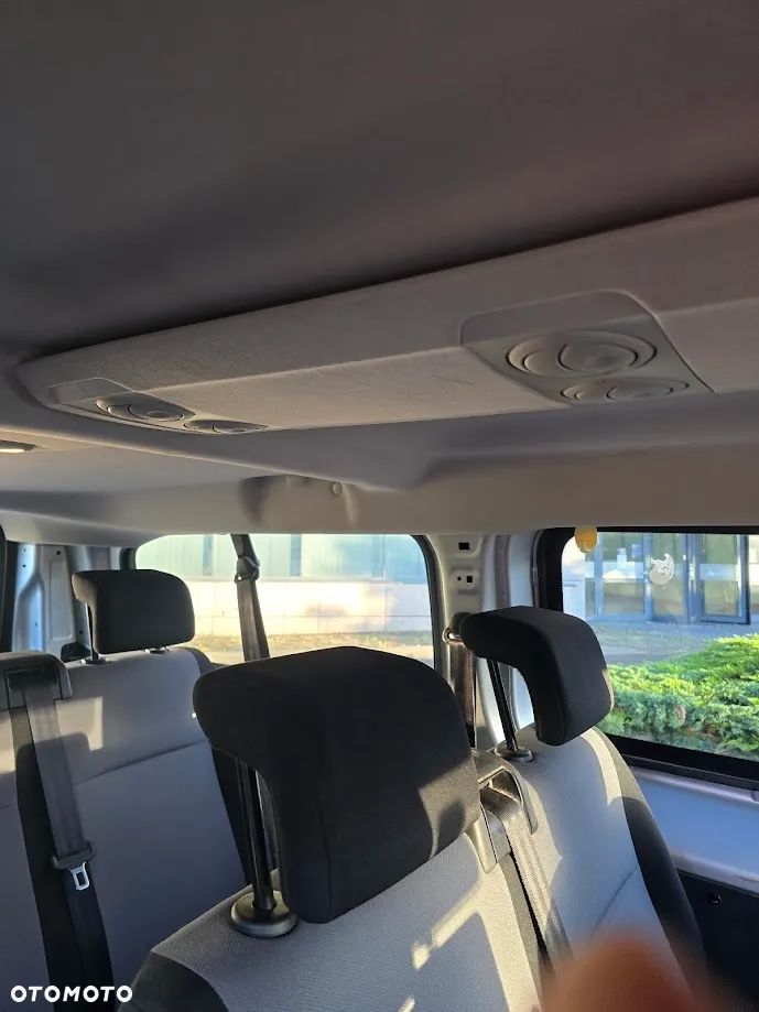 Peugeot Traveller - 17