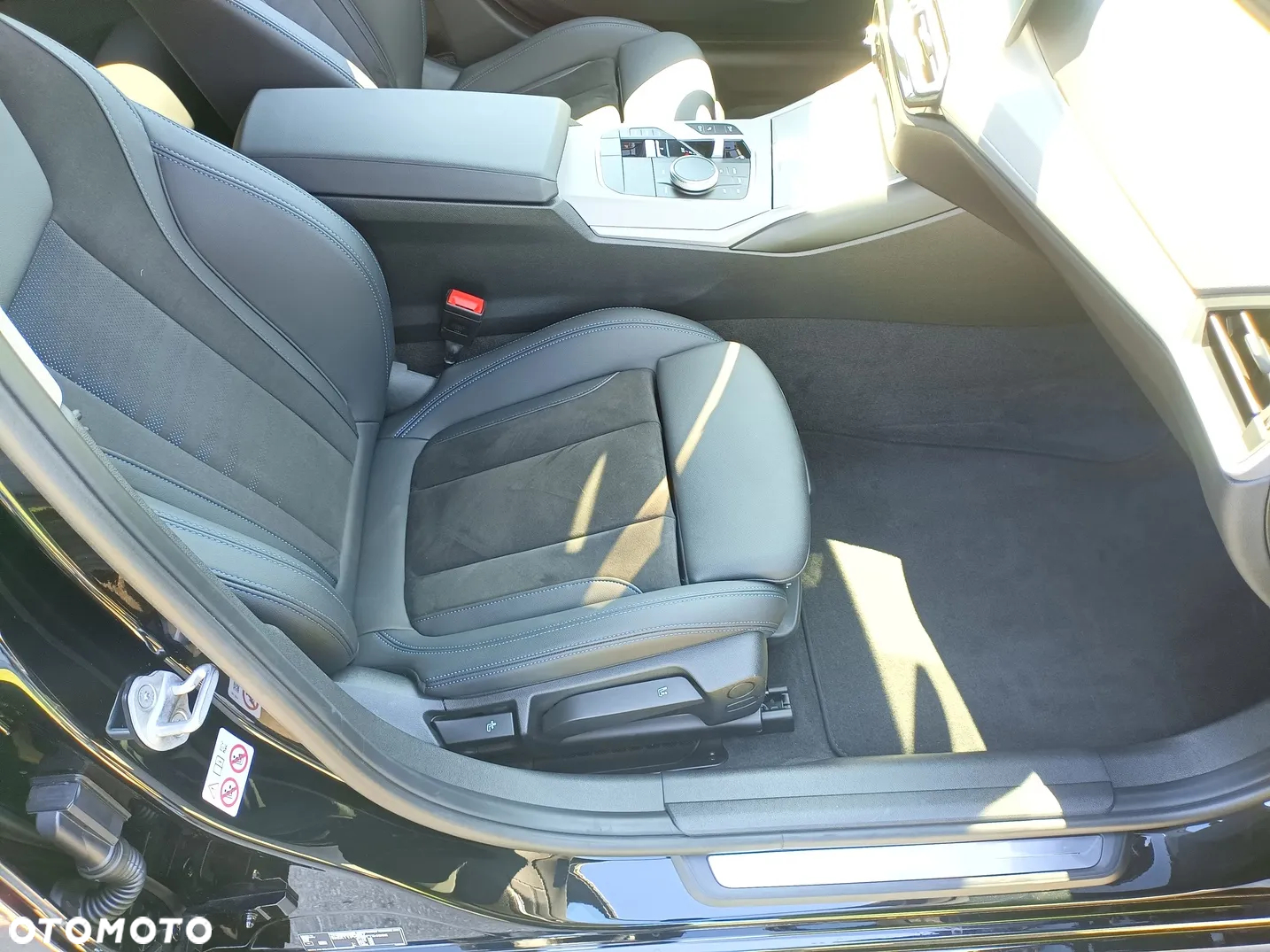 BMW Seria 3 318i Touring Sport Line - 36