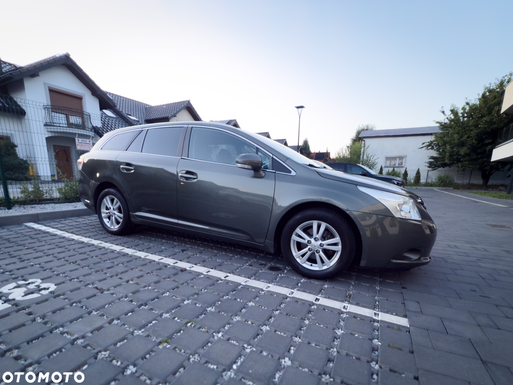 Toyota Avensis Combi 1.8 Comfort - 2