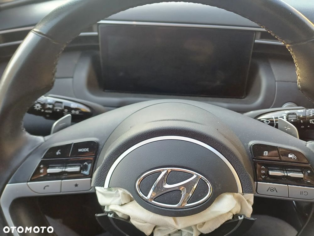 Hyundai Tucson 1.6 T-GDi HEV Executive 2WD - 32