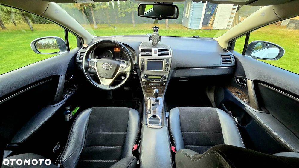 Toyota Avensis - 12