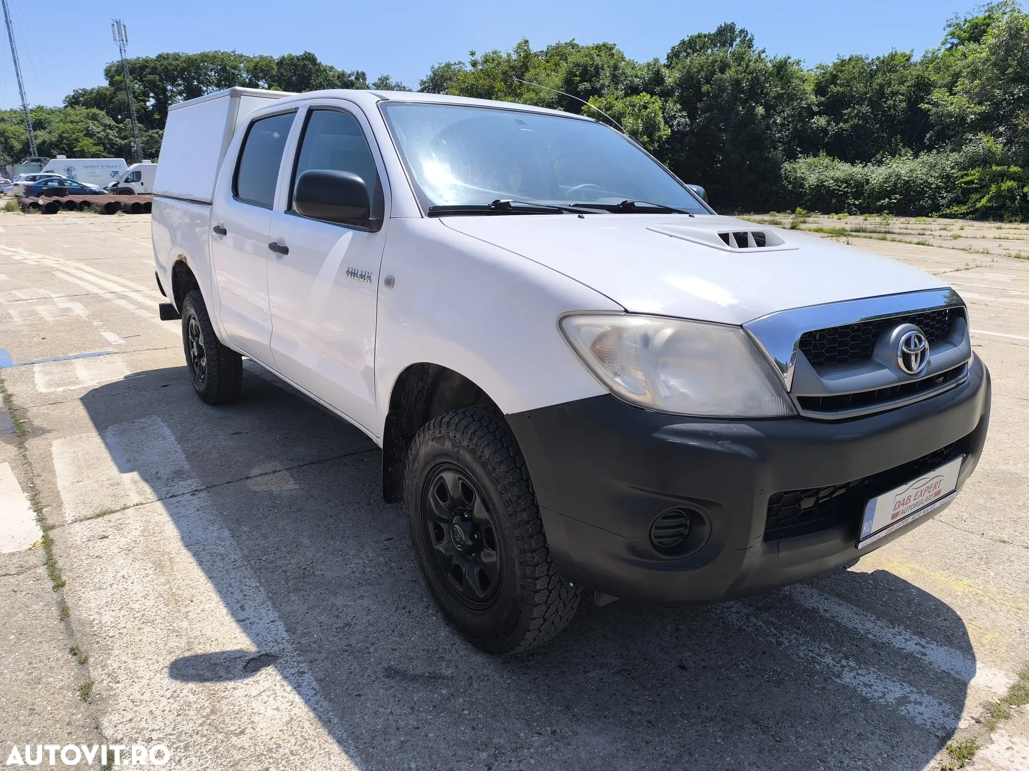 Toyota Hilux 4x4 Double Cab - 3