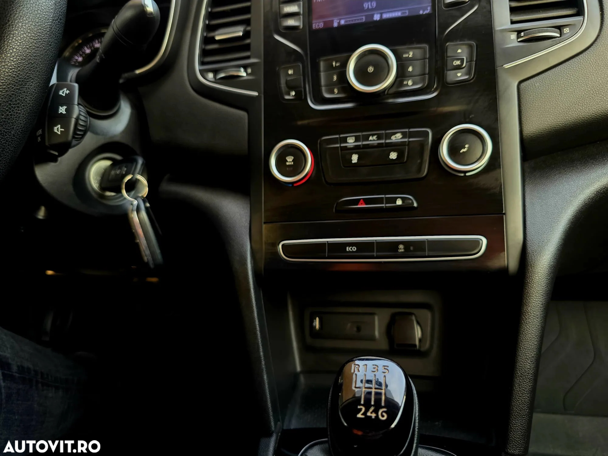 Renault Megane TCe 116 GPF Life - 6
