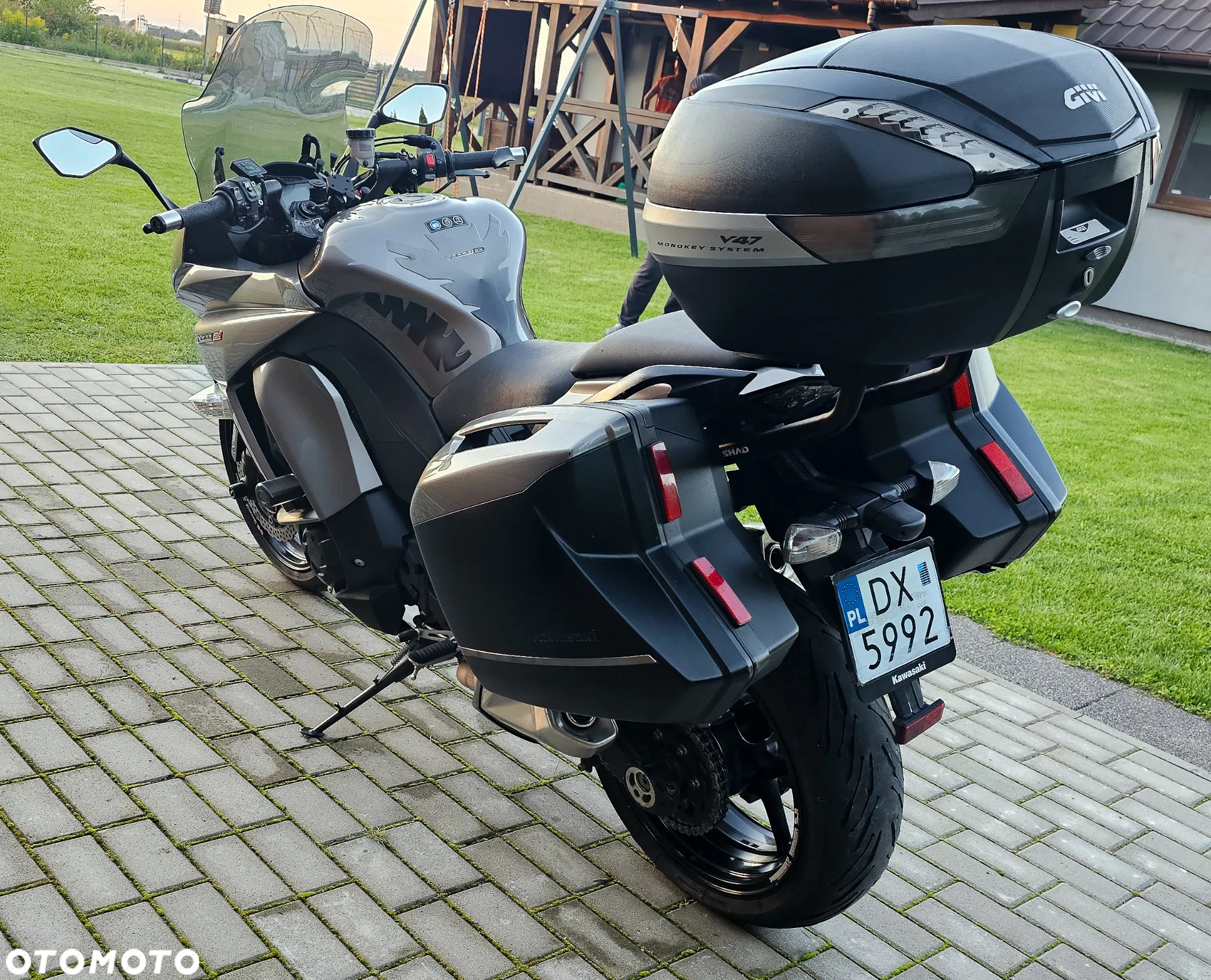 Kawasaki Ninja 1000 SX - 13