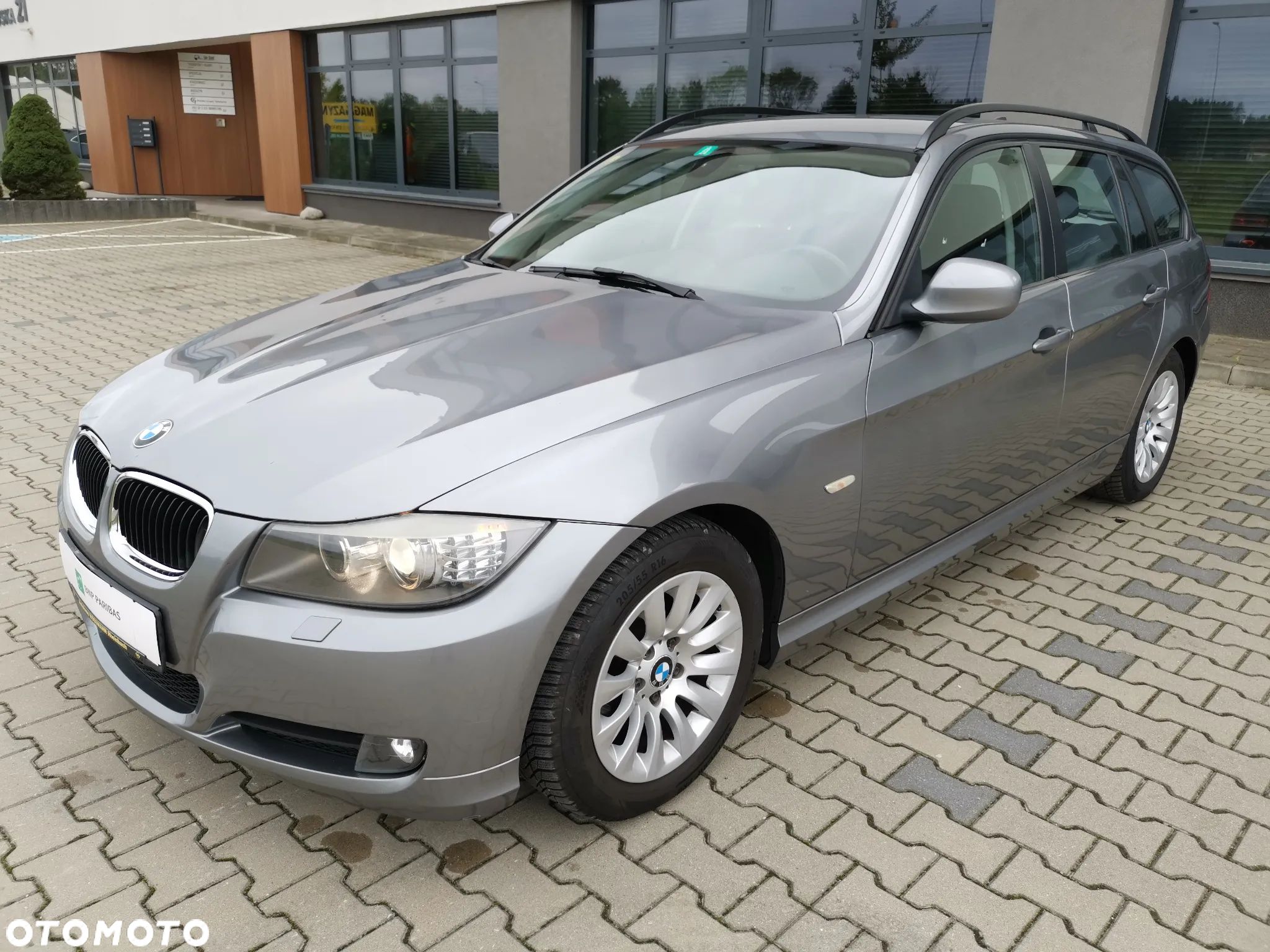 BMW Seria 3 320i Touring - 1