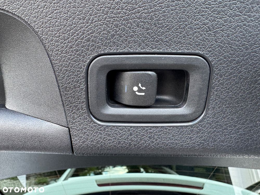 Mercedes-Benz CLA 200 d 4Matic 8G-DCT AMG Line - 24