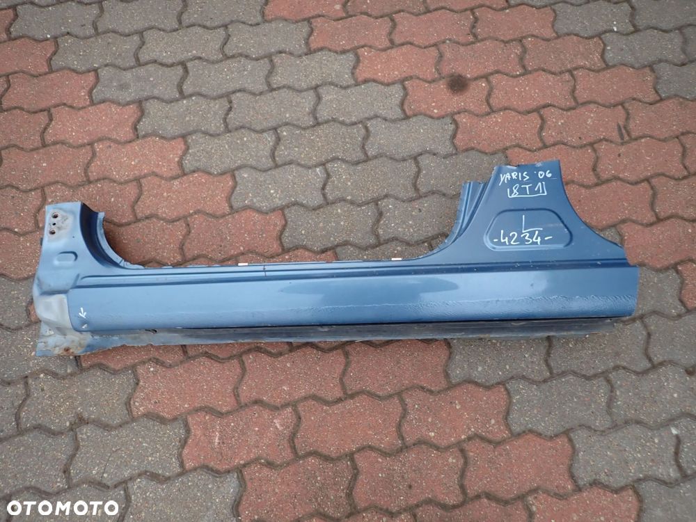 TOYOTA YARIS II 06-11 PRÓG LEWY 8T1 - 1