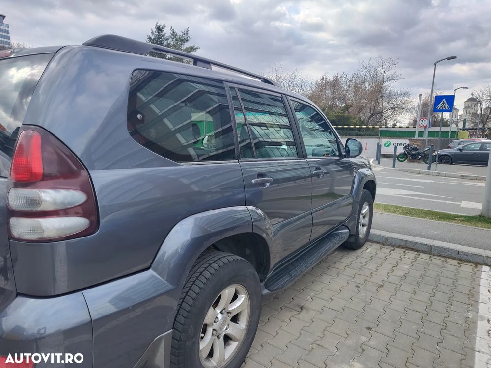 Toyota Land Cruiser - 2