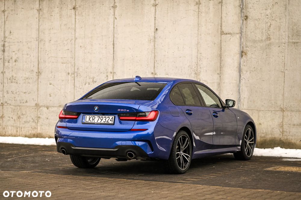BMW Seria 3 330e M Sport - 16