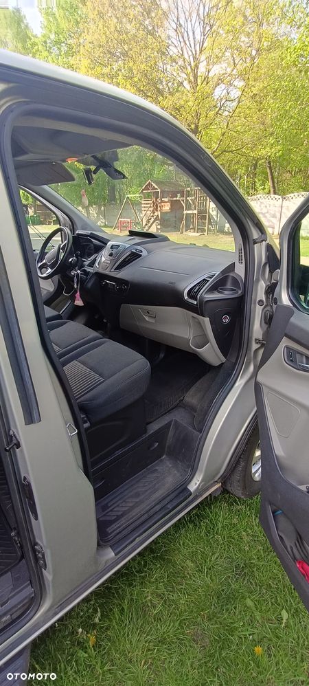 Ford Tourneo Custom - 25