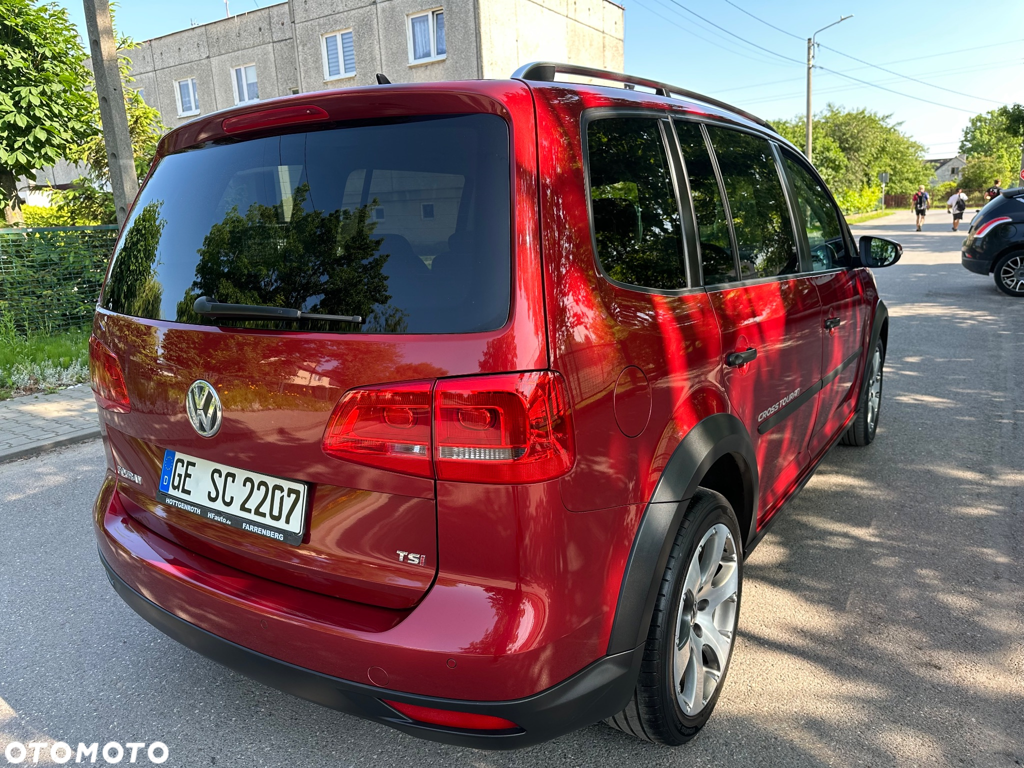 Volkswagen Touran 1.4 TSI Cross - 9