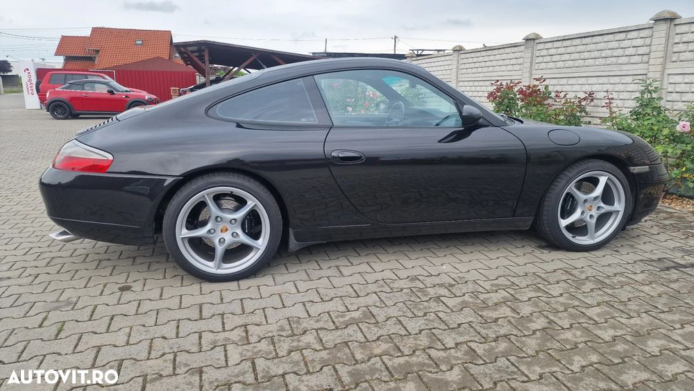 Porsche 911 Carrera - 16