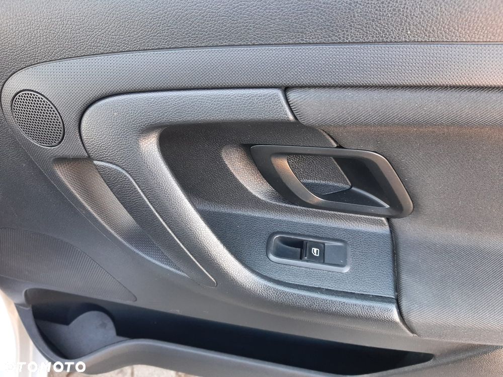 Skoda Roomster 1.2 TSI FAMILY - 33