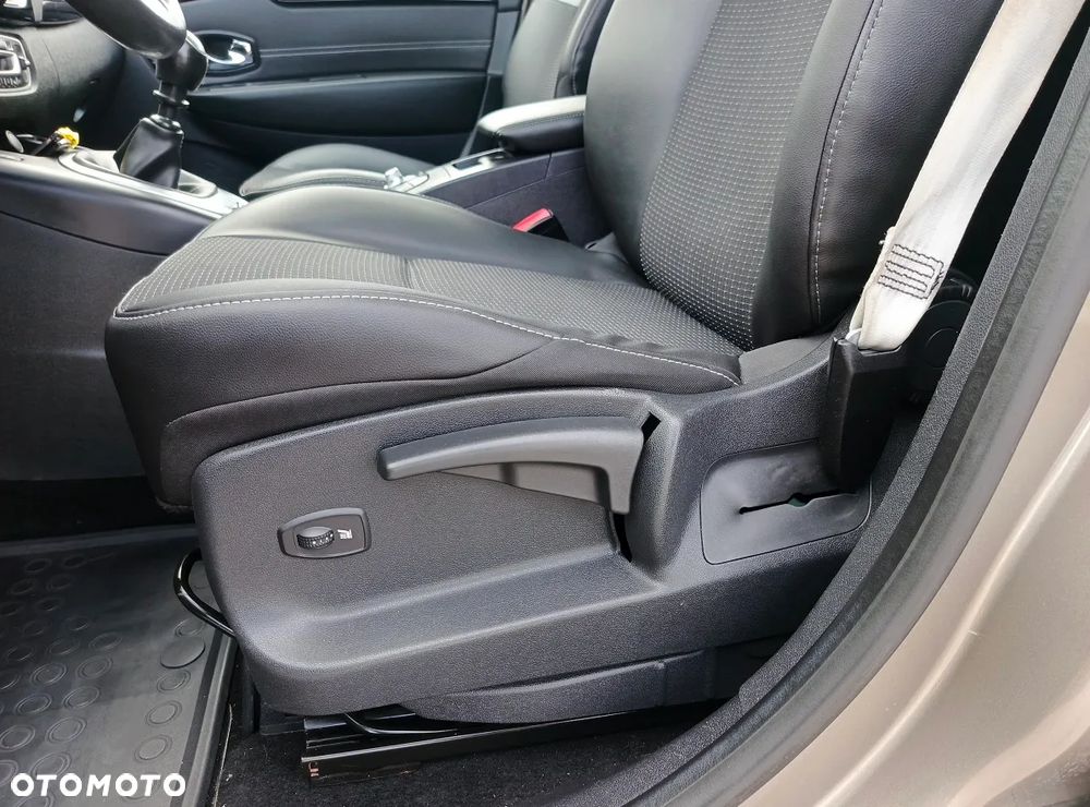 Renault Scenic Energy dCi 130 Euro 6 S&S Xmod Bose Edition - 24