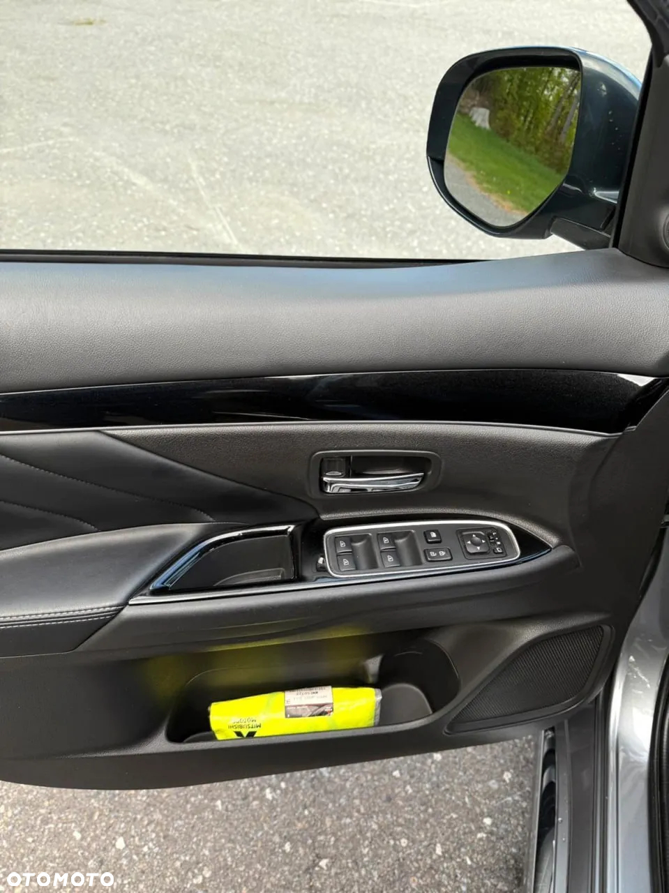Mitsubishi Outlander PHEV Instyle - 11