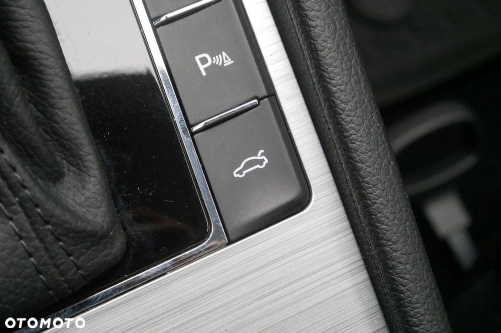 Skoda Superb 2.0 TSI Ambition DSG - 18