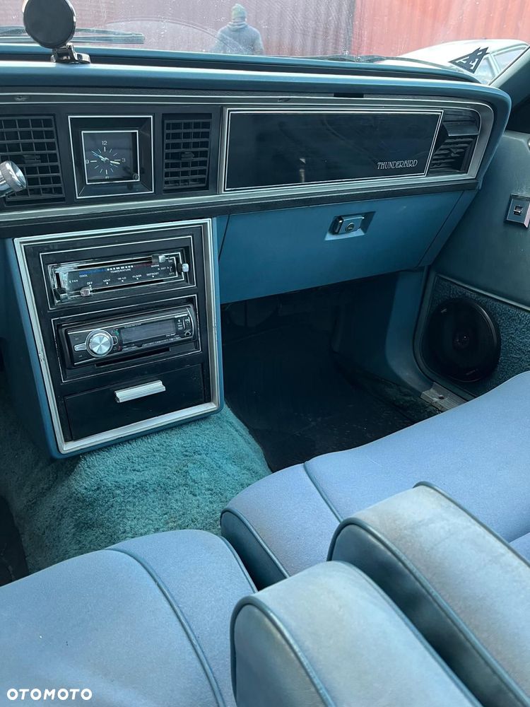 Ford Thunderbird - 8