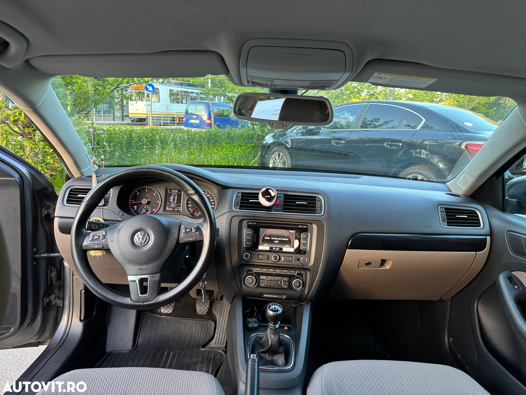 Volkswagen Jetta 1.6 TDI Blue Motion Technology Comfortline - 9