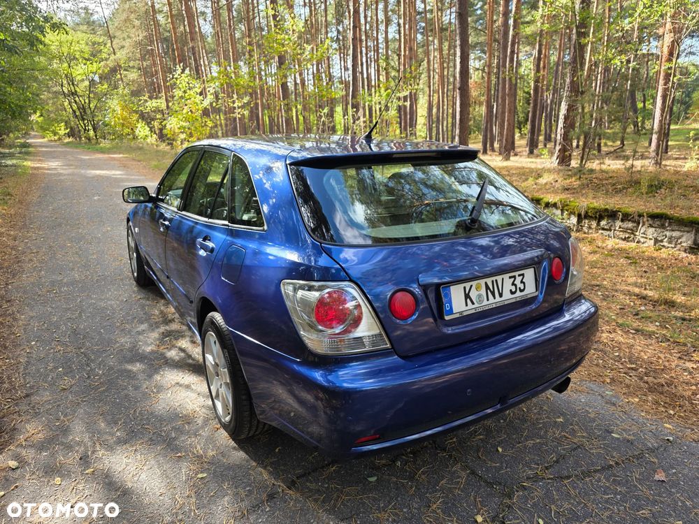 Lexus IS - 9