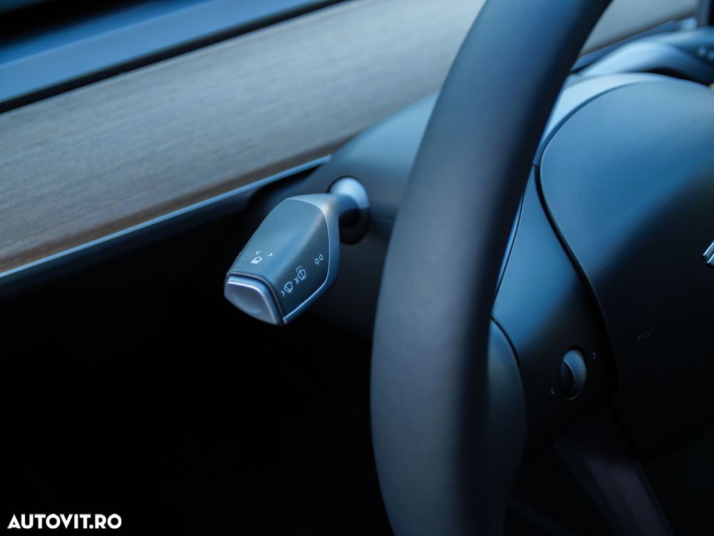 Tesla Model 3 Langstreckenbatterie Allradantrieb Dual Motor - 30