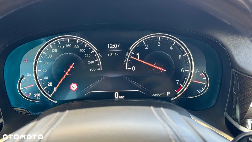BMW Seria 7 750Li xDrive - 13