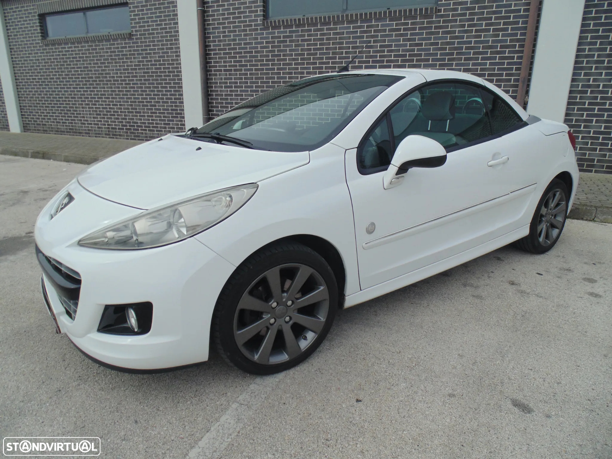 Peugeot 207 CC 1.6 HDi Roland Garros - 14