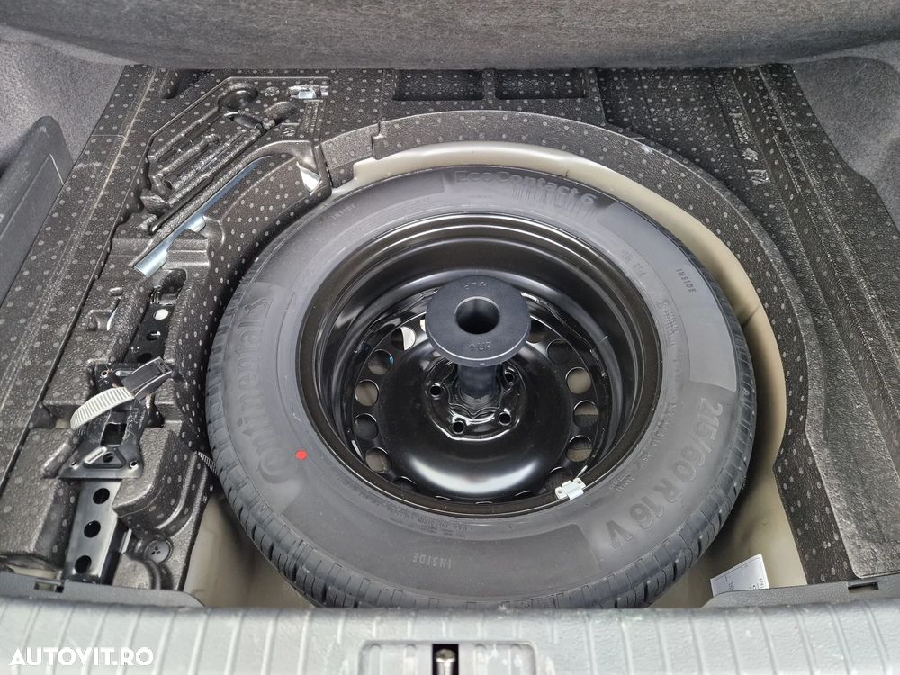 Volkswagen Passat 2.0 TDI DSG Comfortline - 26