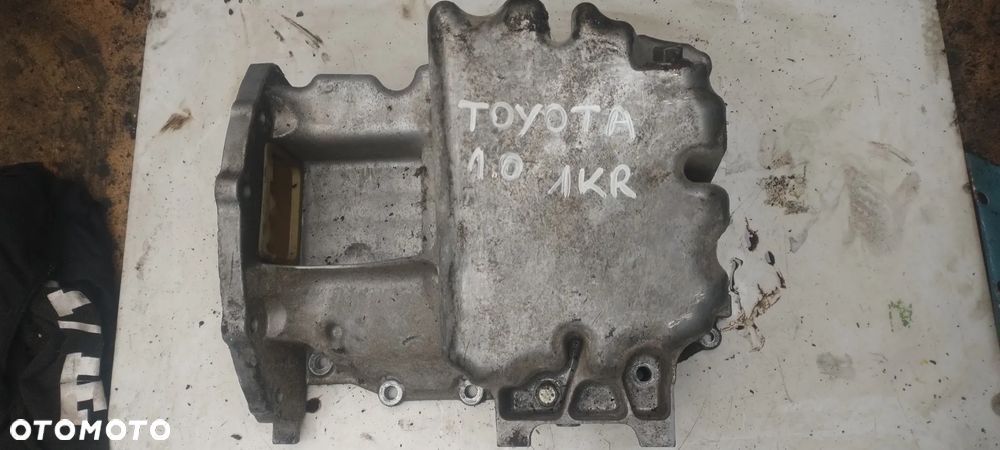 Toyota Yaris 1,0 aygo Miska olejowa 1KR Y52 - 3