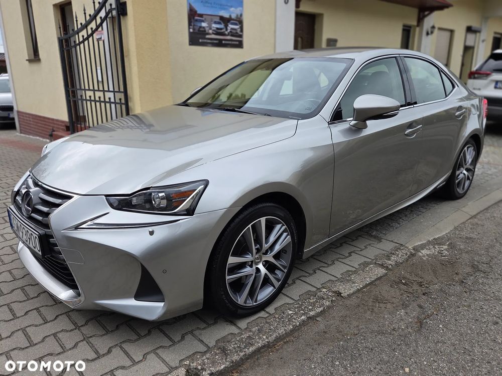 Lexus IS 300h Business Edition - 1