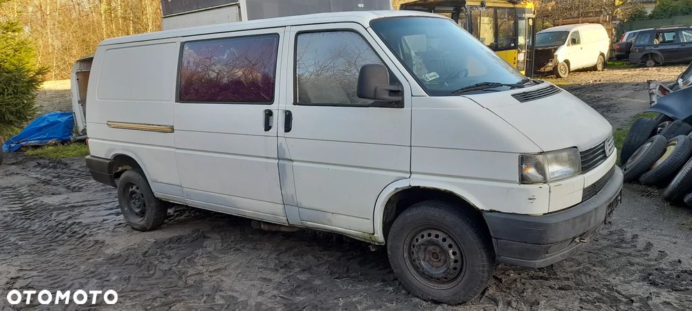 VW T4 2.4 D rozrusznik - 6