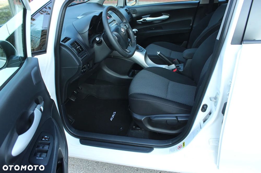 Toyota Auris 1.6 Executive - 20