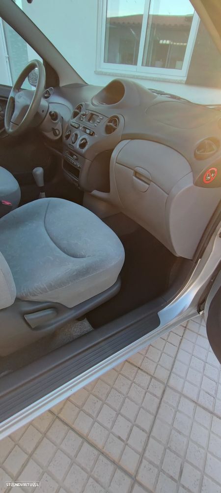 Toyota Yaris 1.0 Sol ABS - 13