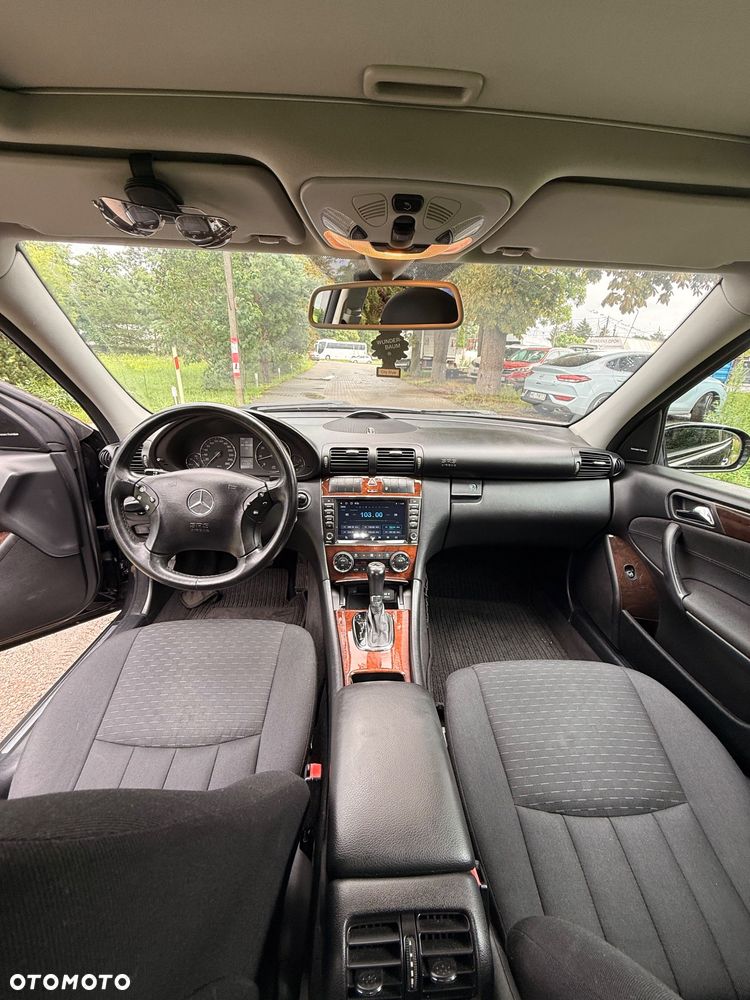 Mercedes-Benz Klasa C 280 Classic 4-Matic - 17