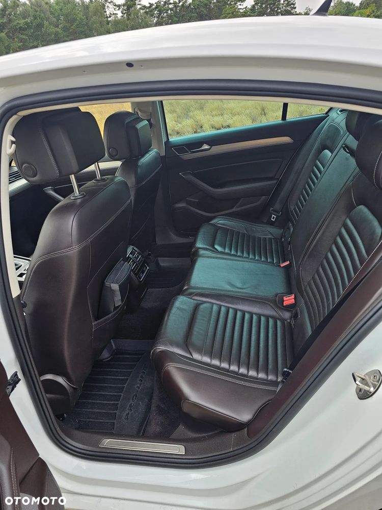 Volkswagen Passat 2.0 TDI BMT Highline DSG - 13