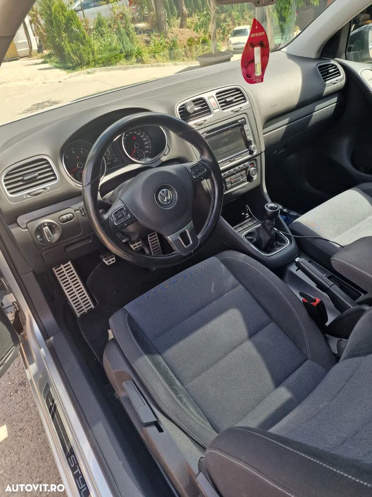 Volkswagen Golf 1.2 TSI - 11