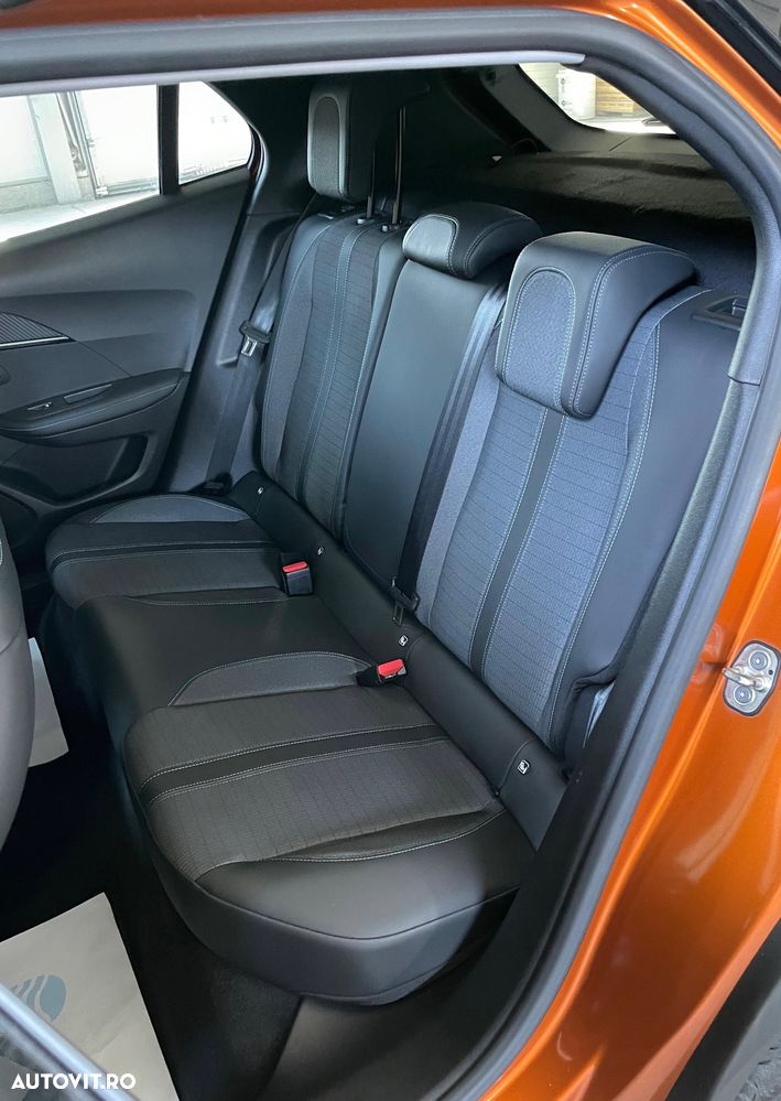 Peugeot 2008 1.2 L PureTech STT EAT8 GT Line - 22