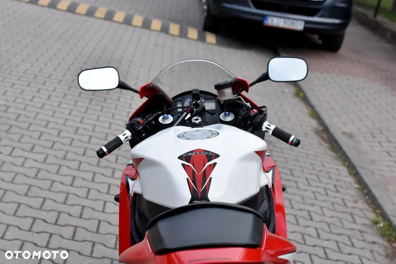 Honda CBR - 16