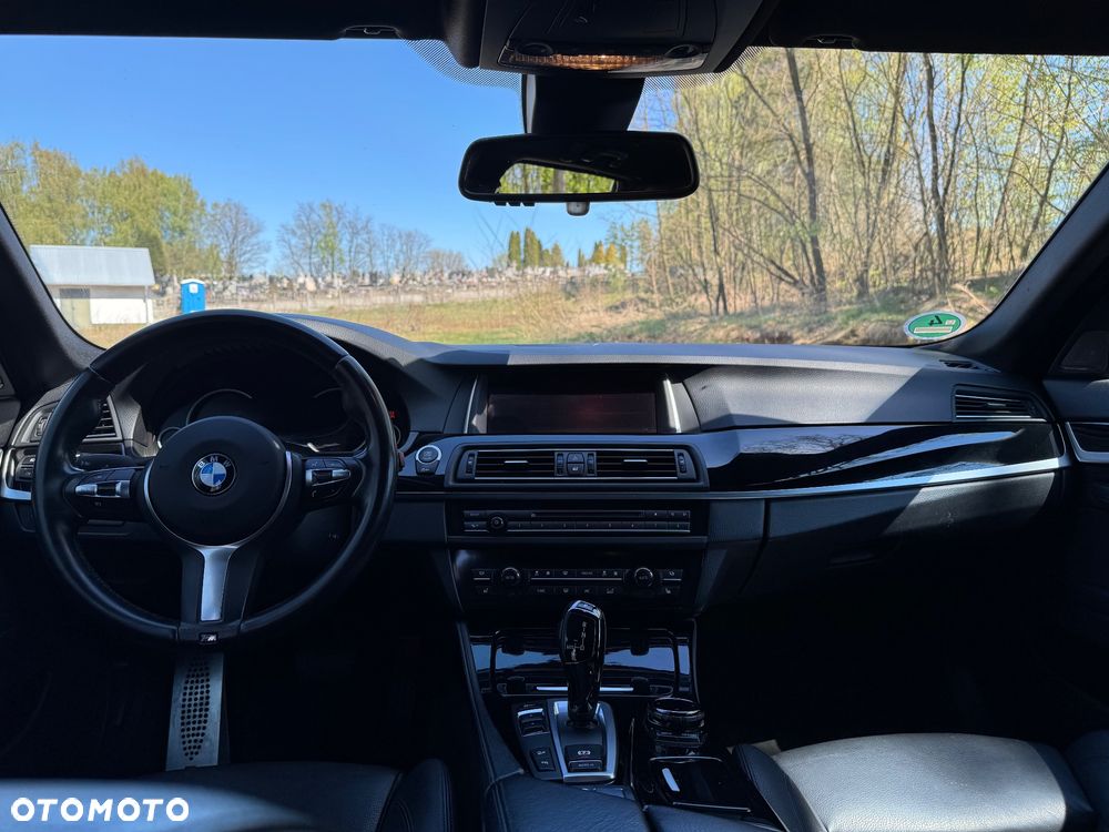 BMW Seria 5 520d xDrive - 13