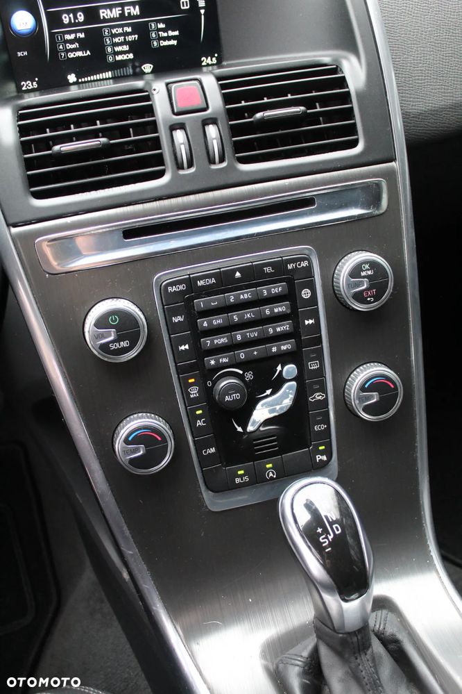 Volvo XC 60 T5 AWD Drive-E Momentum - 23