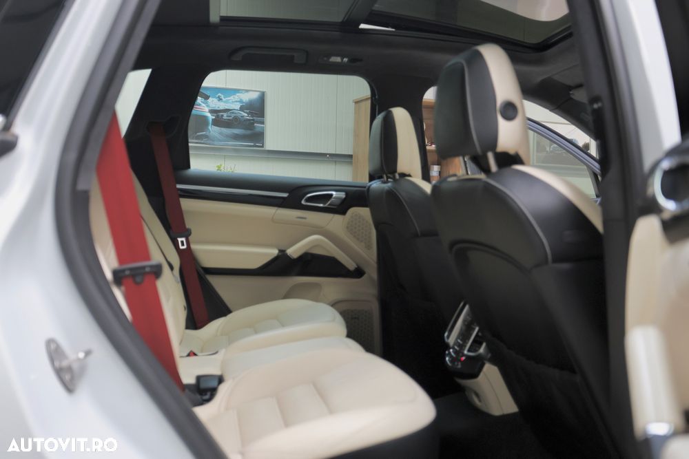 Porsche Cayenne 3.6 L GTS - 28